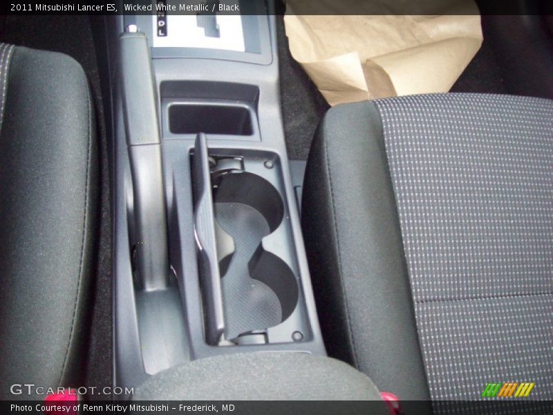 Wicked White Metallic / Black 2011 Mitsubishi Lancer ES