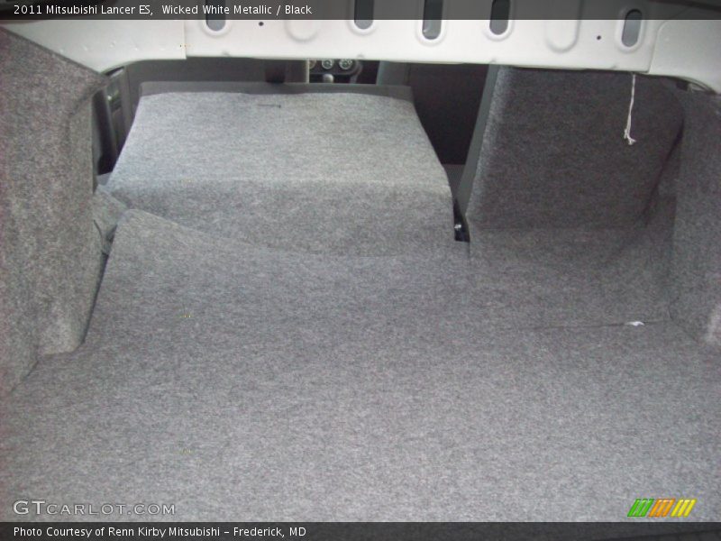 Wicked White Metallic / Black 2011 Mitsubishi Lancer ES