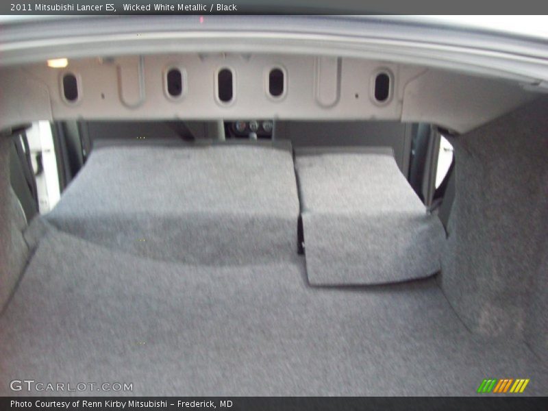 Wicked White Metallic / Black 2011 Mitsubishi Lancer ES