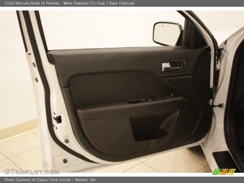 Door Panel of 2009 Milan I4 Premier