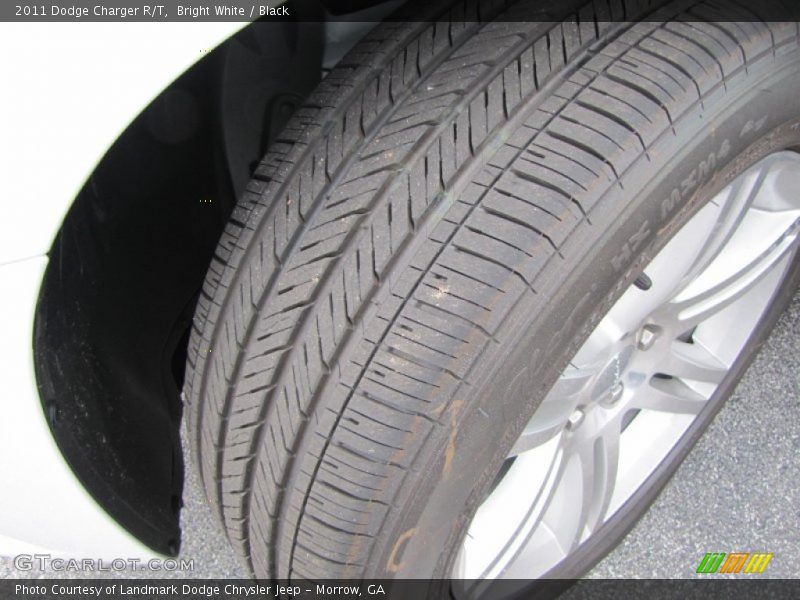 Bright White / Black 2011 Dodge Charger R/T
