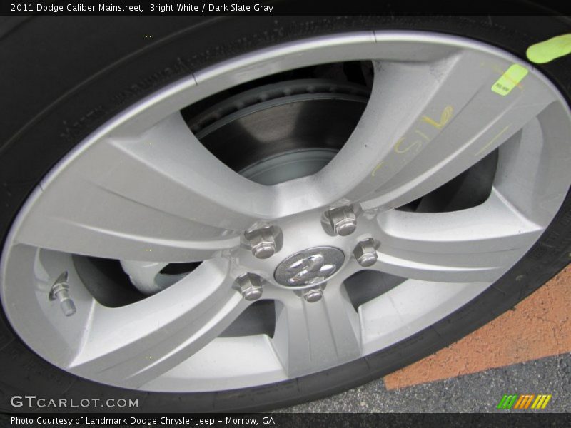 Bright White / Dark Slate Gray 2011 Dodge Caliber Mainstreet