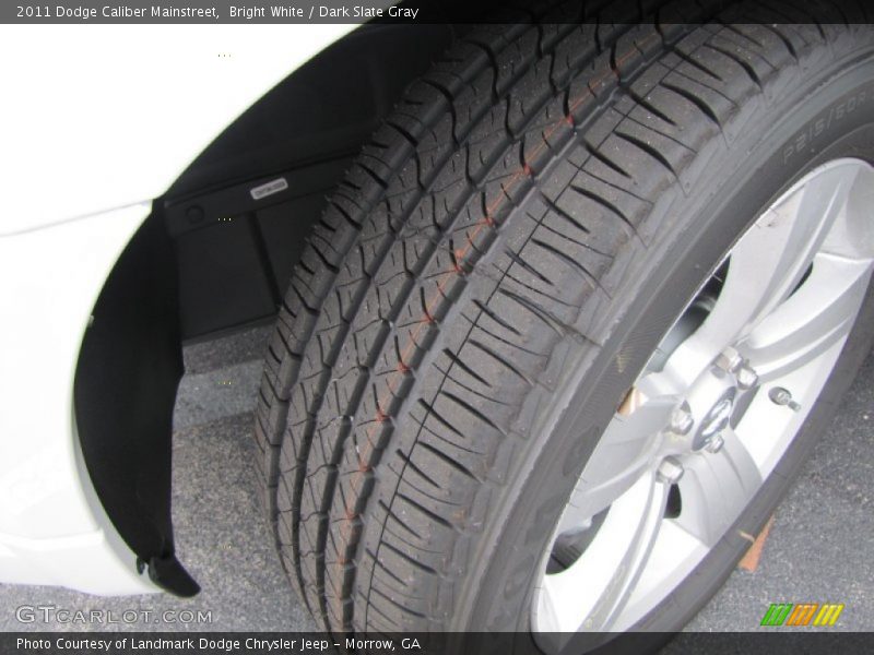 Bright White / Dark Slate Gray 2011 Dodge Caliber Mainstreet