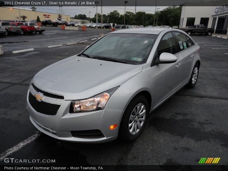 Silver Ice Metallic / Jet Black 2011 Chevrolet Cruze LT