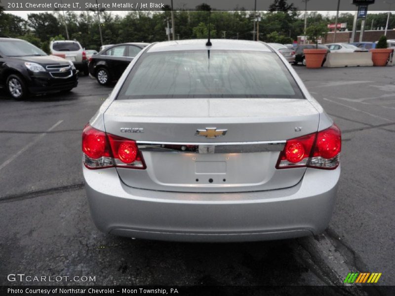 Silver Ice Metallic / Jet Black 2011 Chevrolet Cruze LT