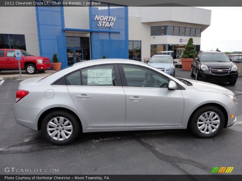 Silver Ice Metallic / Jet Black 2011 Chevrolet Cruze LT