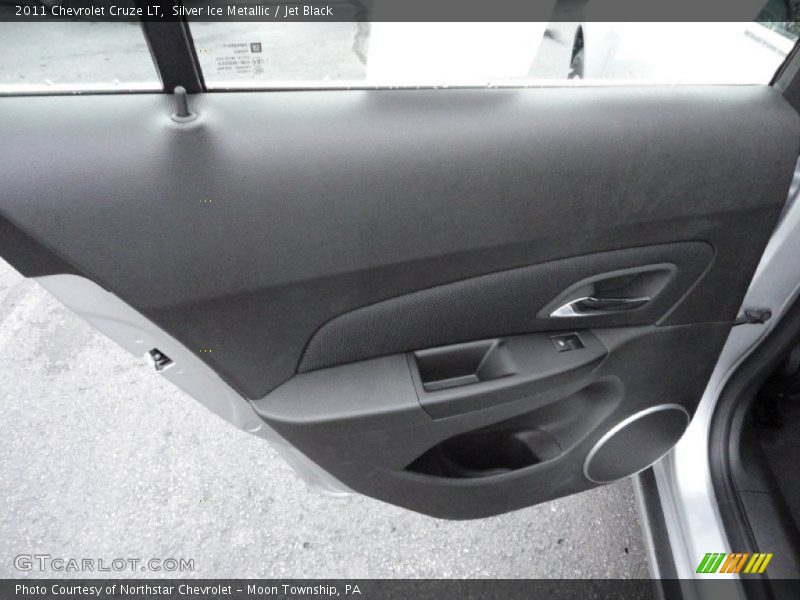 Silver Ice Metallic / Jet Black 2011 Chevrolet Cruze LT