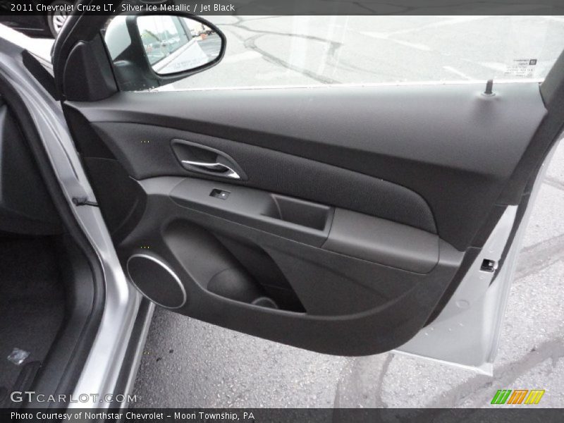 Silver Ice Metallic / Jet Black 2011 Chevrolet Cruze LT