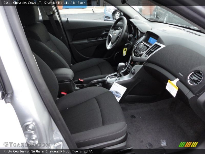 Silver Ice Metallic / Jet Black 2011 Chevrolet Cruze LT