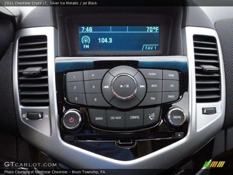 Silver Ice Metallic / Jet Black 2011 Chevrolet Cruze LT
