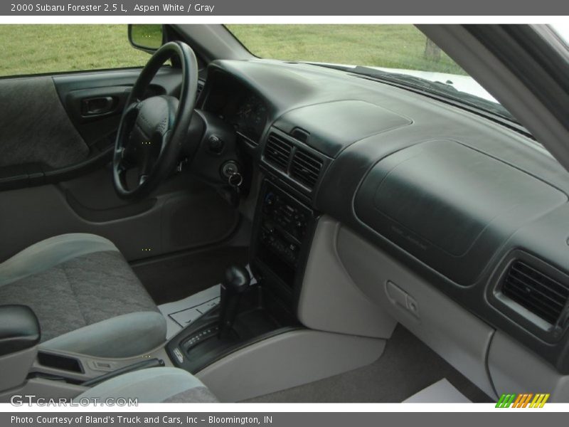Aspen White / Gray 2000 Subaru Forester 2.5 L