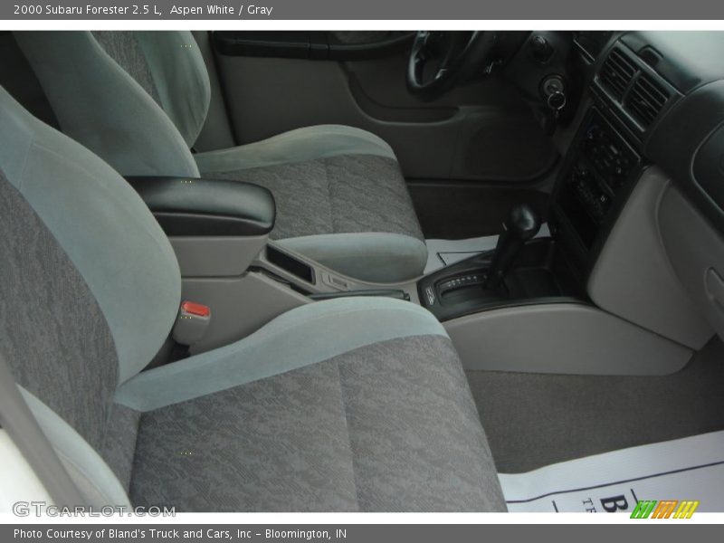 Aspen White / Gray 2000 Subaru Forester 2.5 L