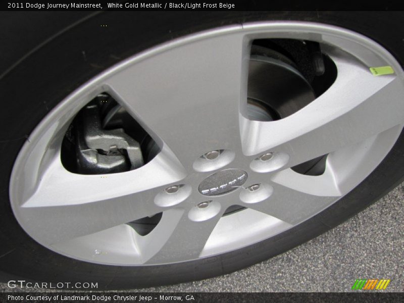 White Gold Metallic / Black/Light Frost Beige 2011 Dodge Journey Mainstreet