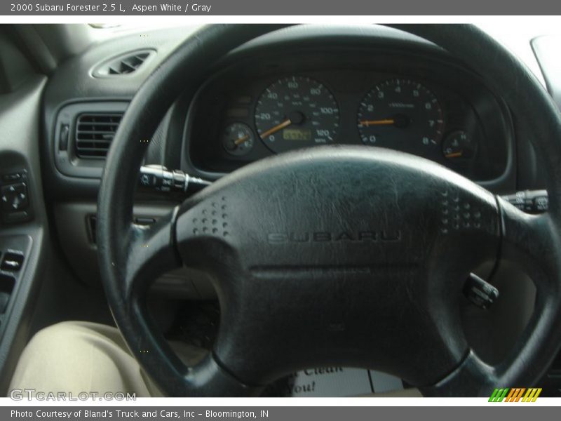 Aspen White / Gray 2000 Subaru Forester 2.5 L