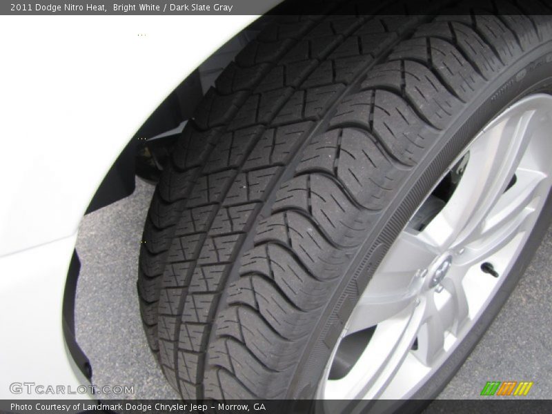 Bright White / Dark Slate Gray 2011 Dodge Nitro Heat