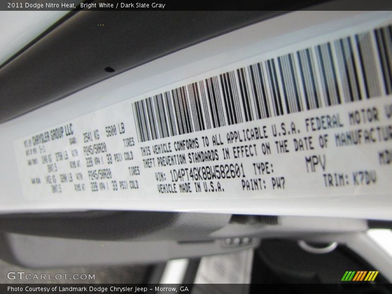 Bright White / Dark Slate Gray 2011 Dodge Nitro Heat