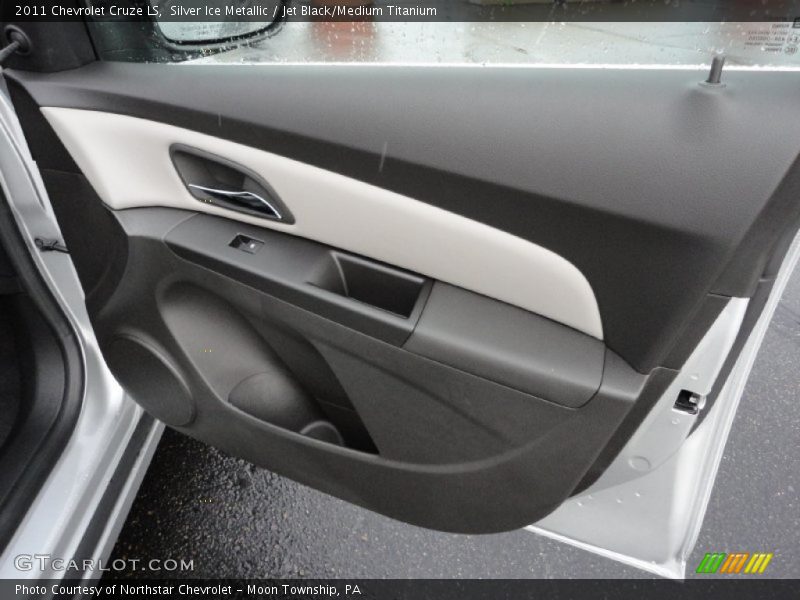 Silver Ice Metallic / Jet Black/Medium Titanium 2011 Chevrolet Cruze LS
