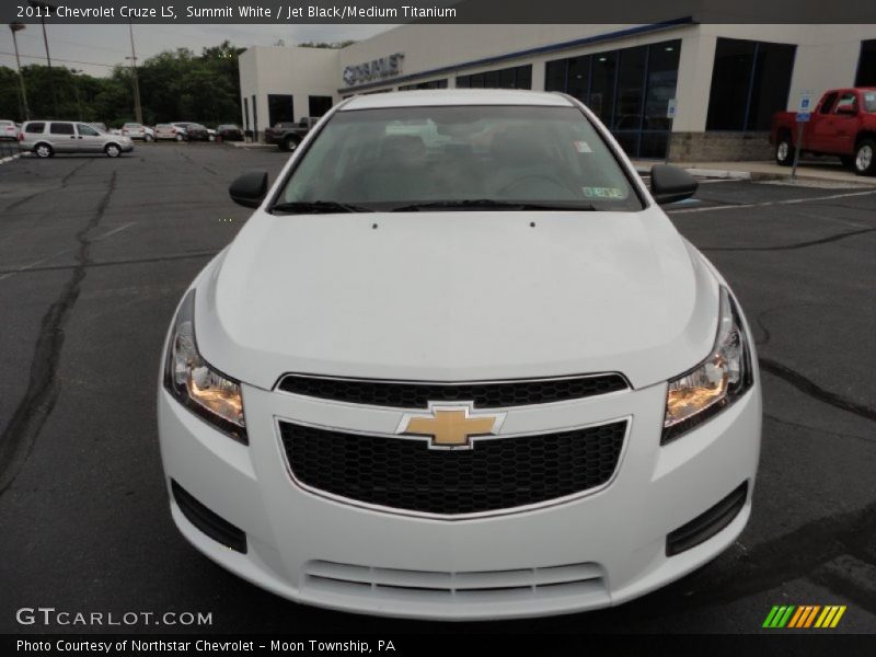 Summit White / Jet Black/Medium Titanium 2011 Chevrolet Cruze LS