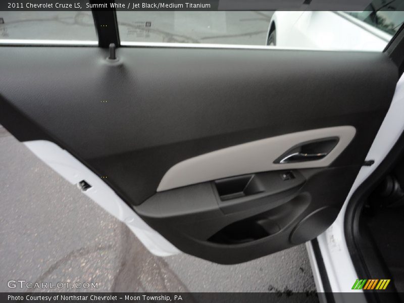 Summit White / Jet Black/Medium Titanium 2011 Chevrolet Cruze LS