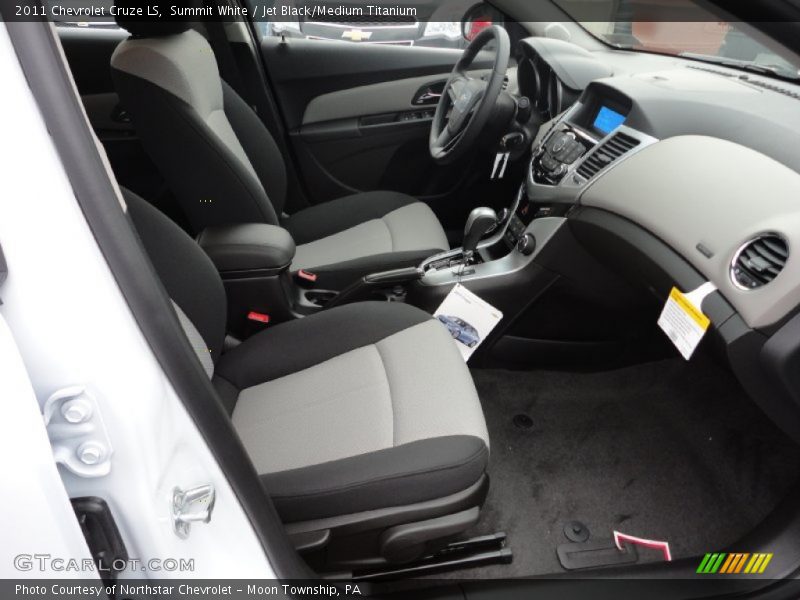 Summit White / Jet Black/Medium Titanium 2011 Chevrolet Cruze LS