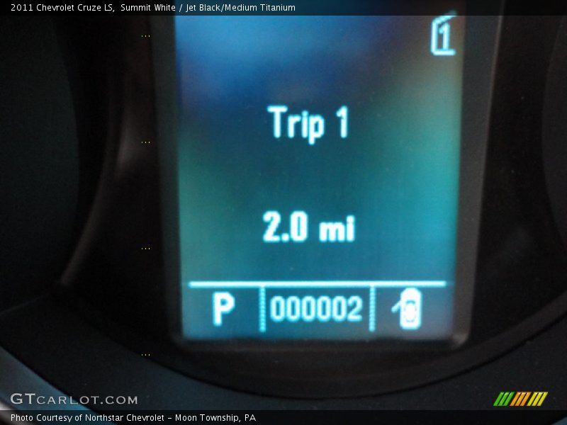 Summit White / Jet Black/Medium Titanium 2011 Chevrolet Cruze LS