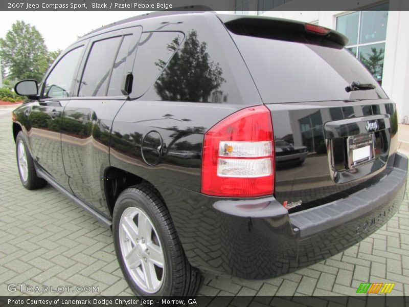 Black / Pastel Pebble Beige 2007 Jeep Compass Sport