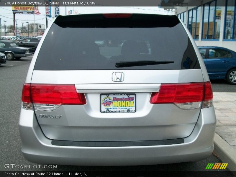 Silver Pearl Metallic / Gray 2009 Honda Odyssey LX