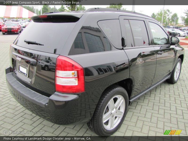 Black / Pastel Pebble Beige 2007 Jeep Compass Sport