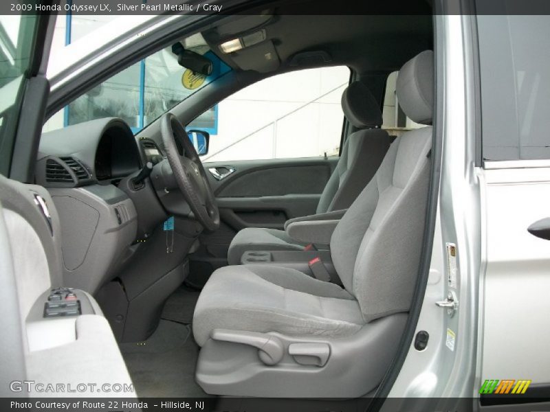 Silver Pearl Metallic / Gray 2009 Honda Odyssey LX