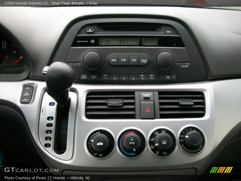 Silver Pearl Metallic / Gray 2008 Honda Odyssey LX