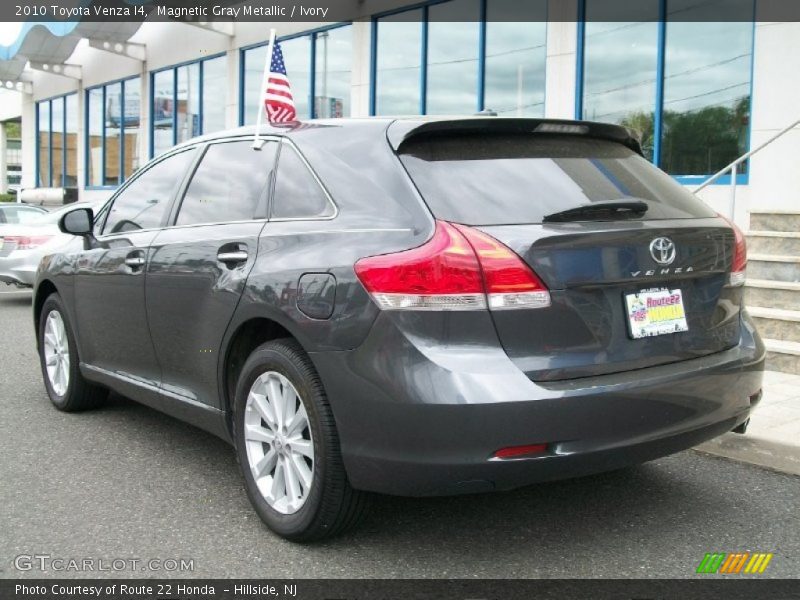 Magnetic Gray Metallic / Ivory 2010 Toyota Venza I4