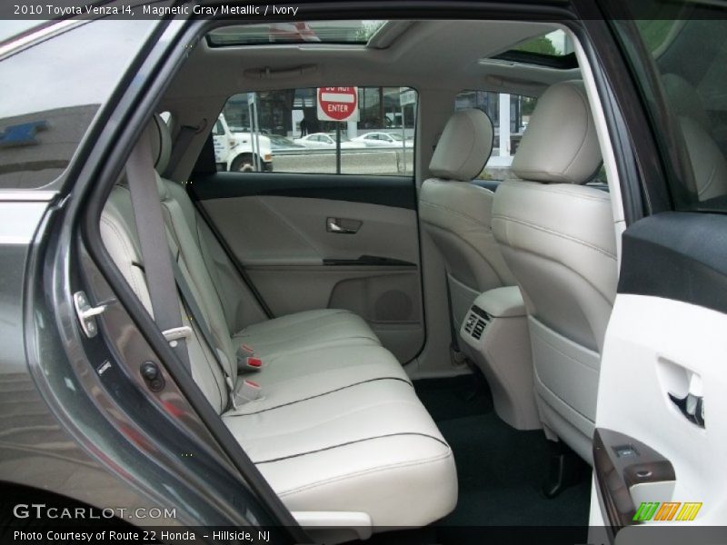 Magnetic Gray Metallic / Ivory 2010 Toyota Venza I4