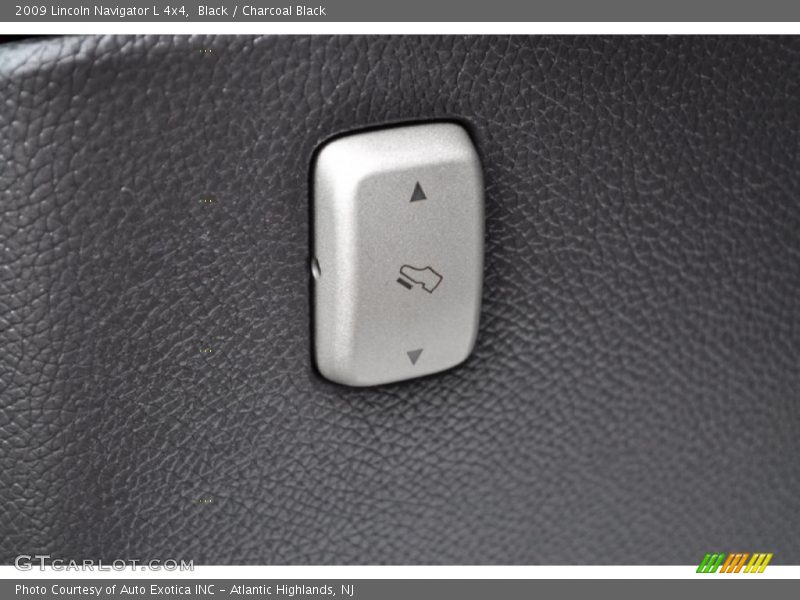 Controls of 2009 Navigator L 4x4