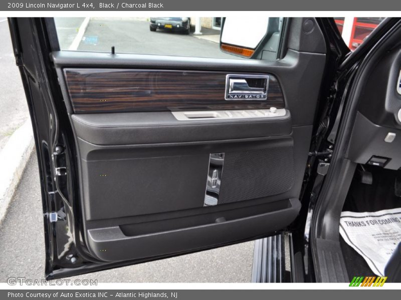Door Panel of 2009 Navigator L 4x4