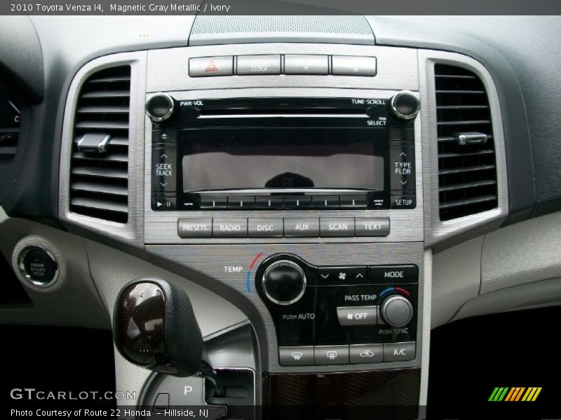 Magnetic Gray Metallic / Ivory 2010 Toyota Venza I4