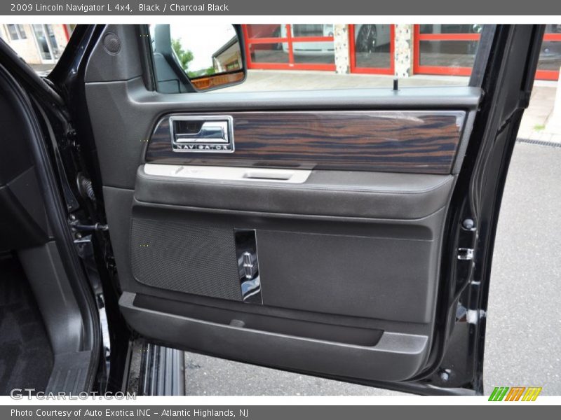 Door Panel of 2009 Navigator L 4x4