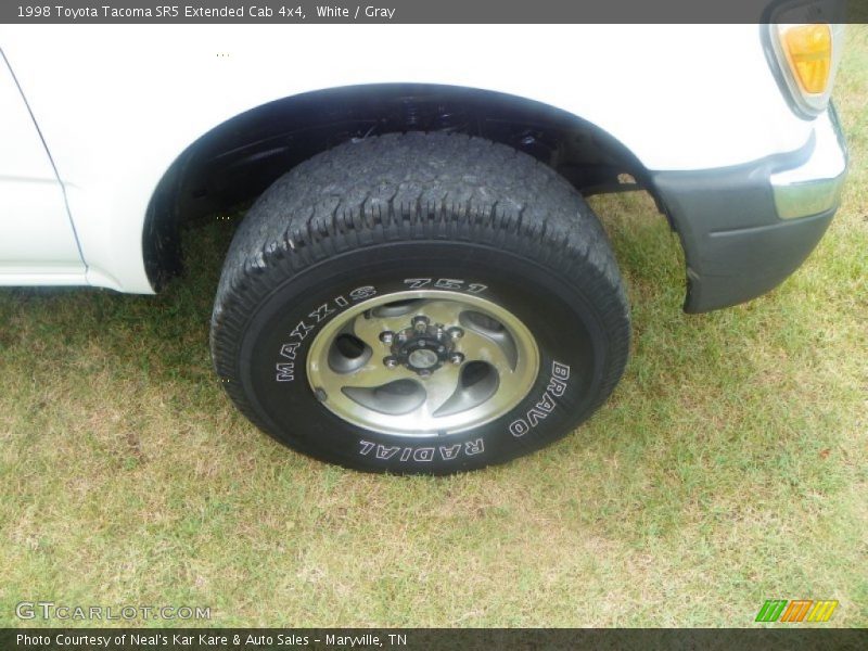 White / Gray 1998 Toyota Tacoma SR5 Extended Cab 4x4