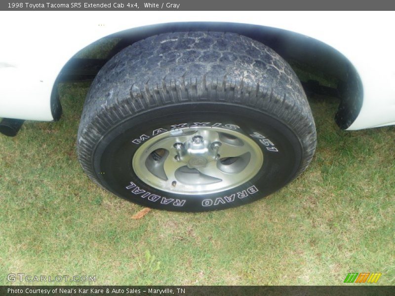 White / Gray 1998 Toyota Tacoma SR5 Extended Cab 4x4