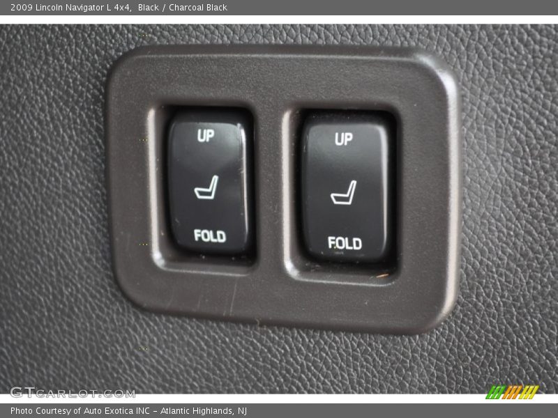 Controls of 2009 Navigator L 4x4