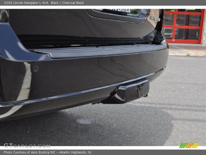 Black / Charcoal Black 2009 Lincoln Navigator L 4x4