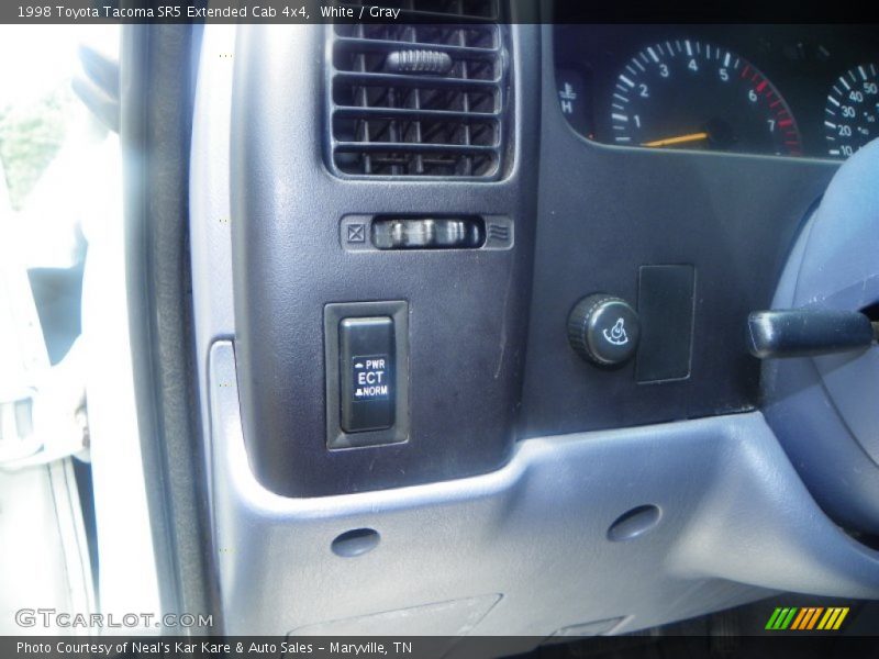 White / Gray 1998 Toyota Tacoma SR5 Extended Cab 4x4