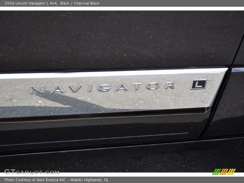  2009 Navigator L 4x4 Logo