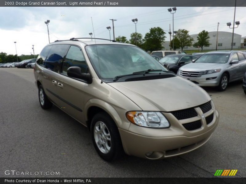 Front 3/4 View of 2003 Grand Caravan Sport