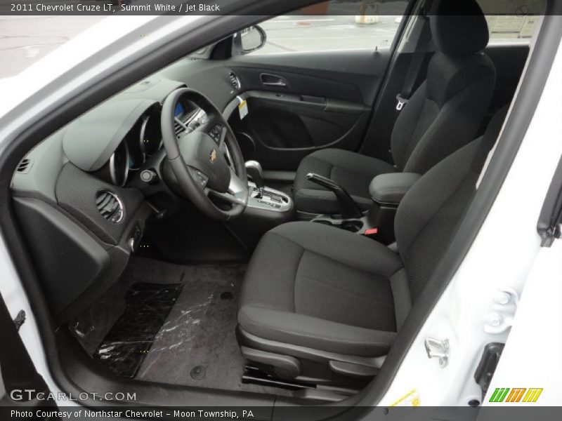 Summit White / Jet Black 2011 Chevrolet Cruze LT