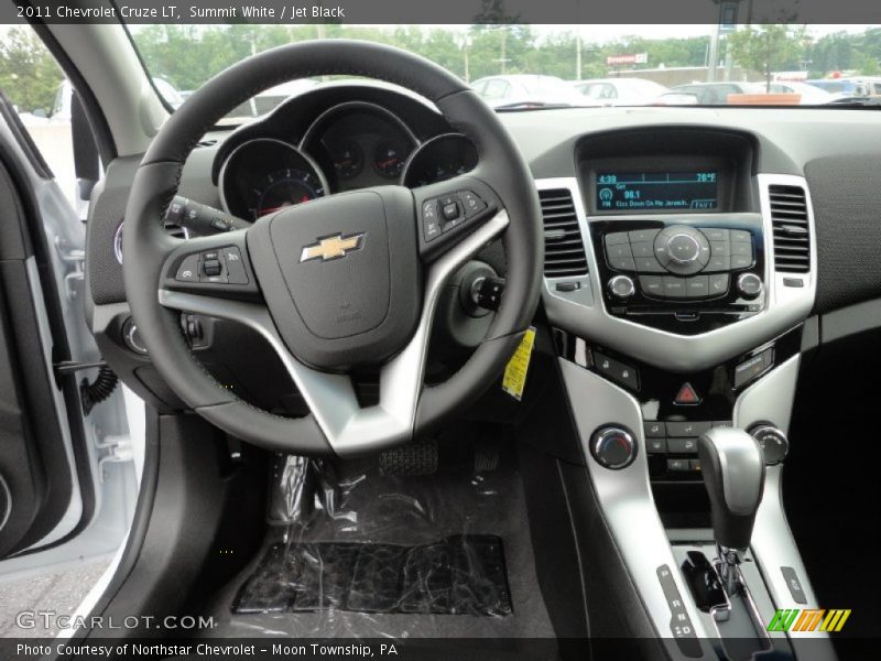 Summit White / Jet Black 2011 Chevrolet Cruze LT