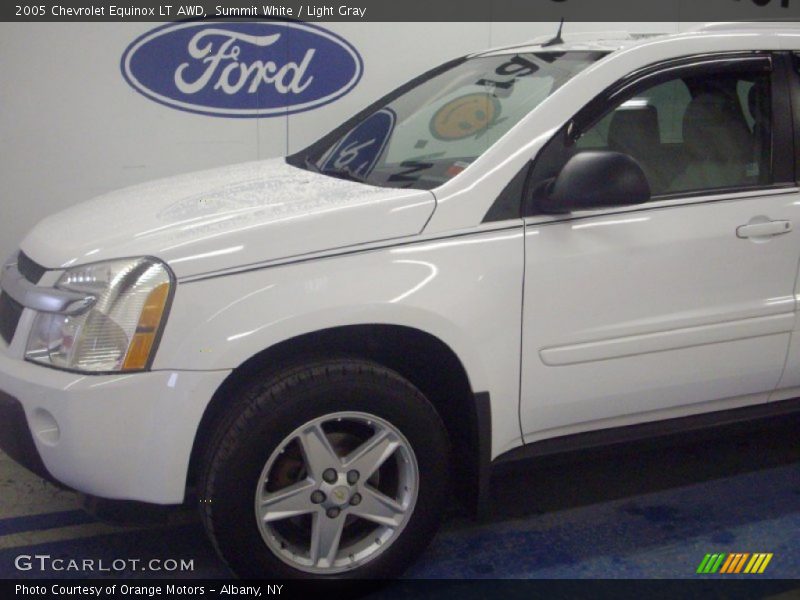 Summit White / Light Gray 2005 Chevrolet Equinox LT AWD