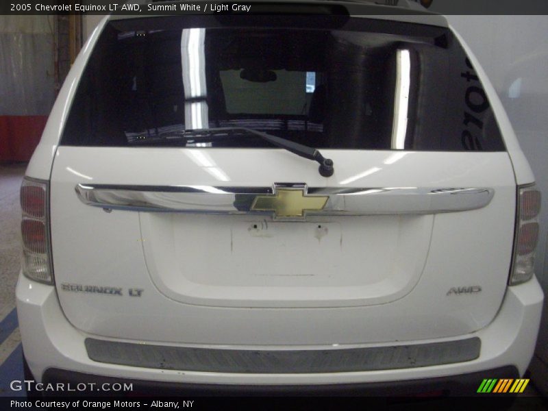 Summit White / Light Gray 2005 Chevrolet Equinox LT AWD
