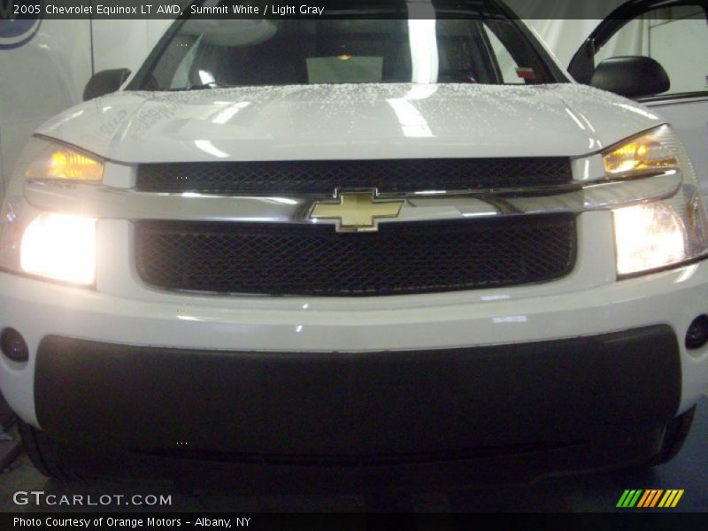 Summit White / Light Gray 2005 Chevrolet Equinox LT AWD