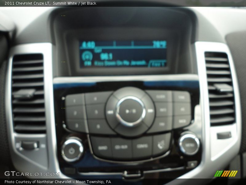Summit White / Jet Black 2011 Chevrolet Cruze LT