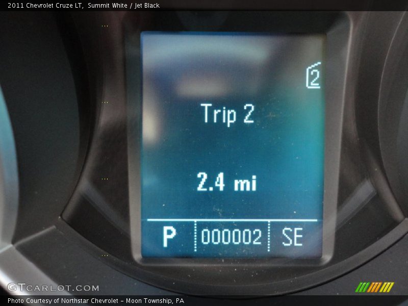 Summit White / Jet Black 2011 Chevrolet Cruze LT